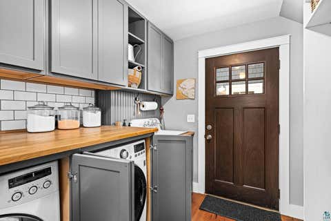 Tiny photo for 2909 Minnesota Ave, Duluth, MN 55802 (MLS # 6125941)