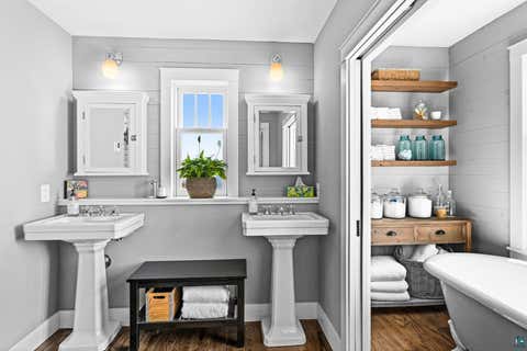 Tiny photo for 2909 Minnesota Ave, Duluth, MN 55802 (MLS # 6125941)