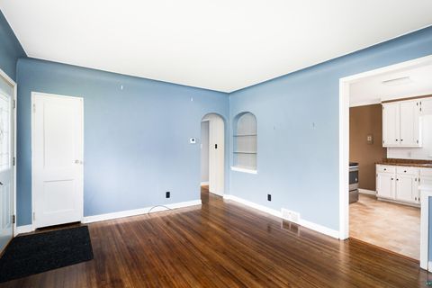 Tiny photo for 4922 Glenwood St, Duluth, MN 55804 (MLS # 6125395)