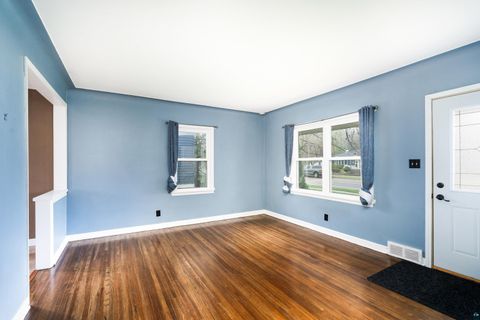 Tiny photo for 4922 Glenwood St, Duluth, MN 55804 (MLS # 6125395)