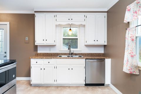 Tiny photo for 4922 Glenwood St, Duluth, MN 55804 (MLS # 6125395)