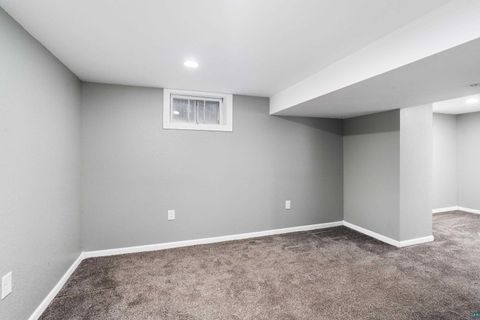 Tiny photo for 4922 Glenwood St, Duluth, MN 55804 (MLS # 6125395)