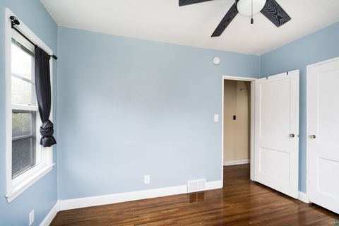 Tiny photo for 4922 Glenwood St, Duluth, MN 55804 (MLS # 6125395)
