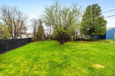 Tiny photo for 4922 Glenwood St, Duluth, MN 55804 (MLS # 6125395)
