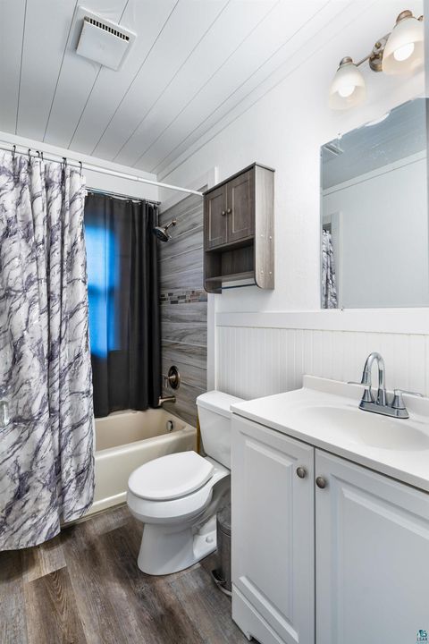 Tiny photo for 4922 Glenwood St, Duluth, MN 55804 (MLS # 6125395)
