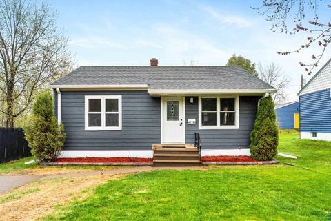 Tiny photo for 4922 Glenwood St, Duluth, MN 55804 (MLS # 6125395)