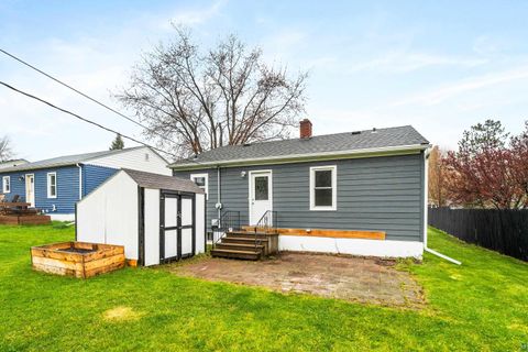 Tiny photo for 4922 Glenwood St, Duluth, MN 55804 (MLS # 6125395)