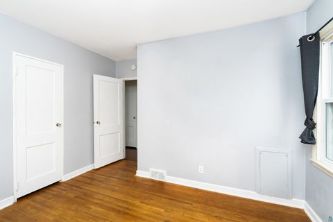 Tiny photo for 4922 Glenwood St, Duluth, MN 55804 (MLS # 6125395)