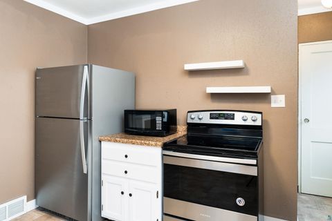 Tiny photo for 4922 Glenwood St, Duluth, MN 55804 (MLS # 6125395)