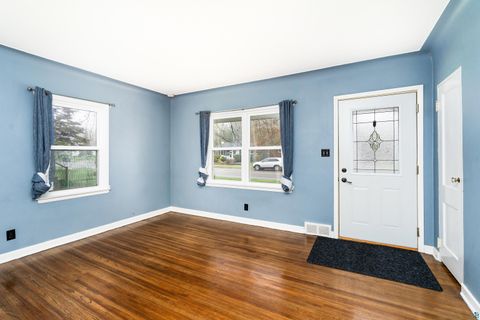 Tiny photo for 4922 Glenwood St, Duluth, MN 55804 (MLS # 6125395)