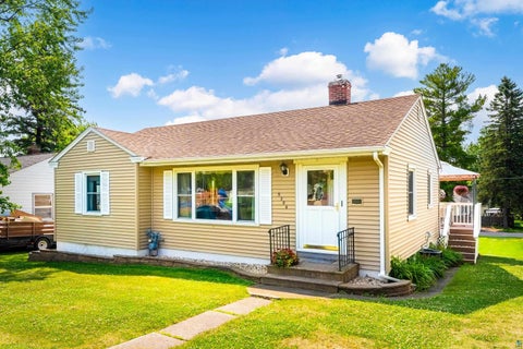 Photo of 5306 Oneida St, Duluth, MN 55804 (MLS # 6126957)