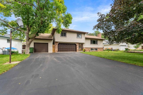 Tiny photo for 8653 NE 1/2 St, Circle Pines, MN 55014 (MLS # 6128157)