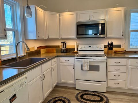 Tiny photo for 4311 W 5th St, Duluth, MN 55807 (MLS # 6123456)