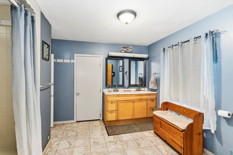 Tiny photo for 436 E Oxford St, Duluth, MN 55803 (MLS # 6127883)
