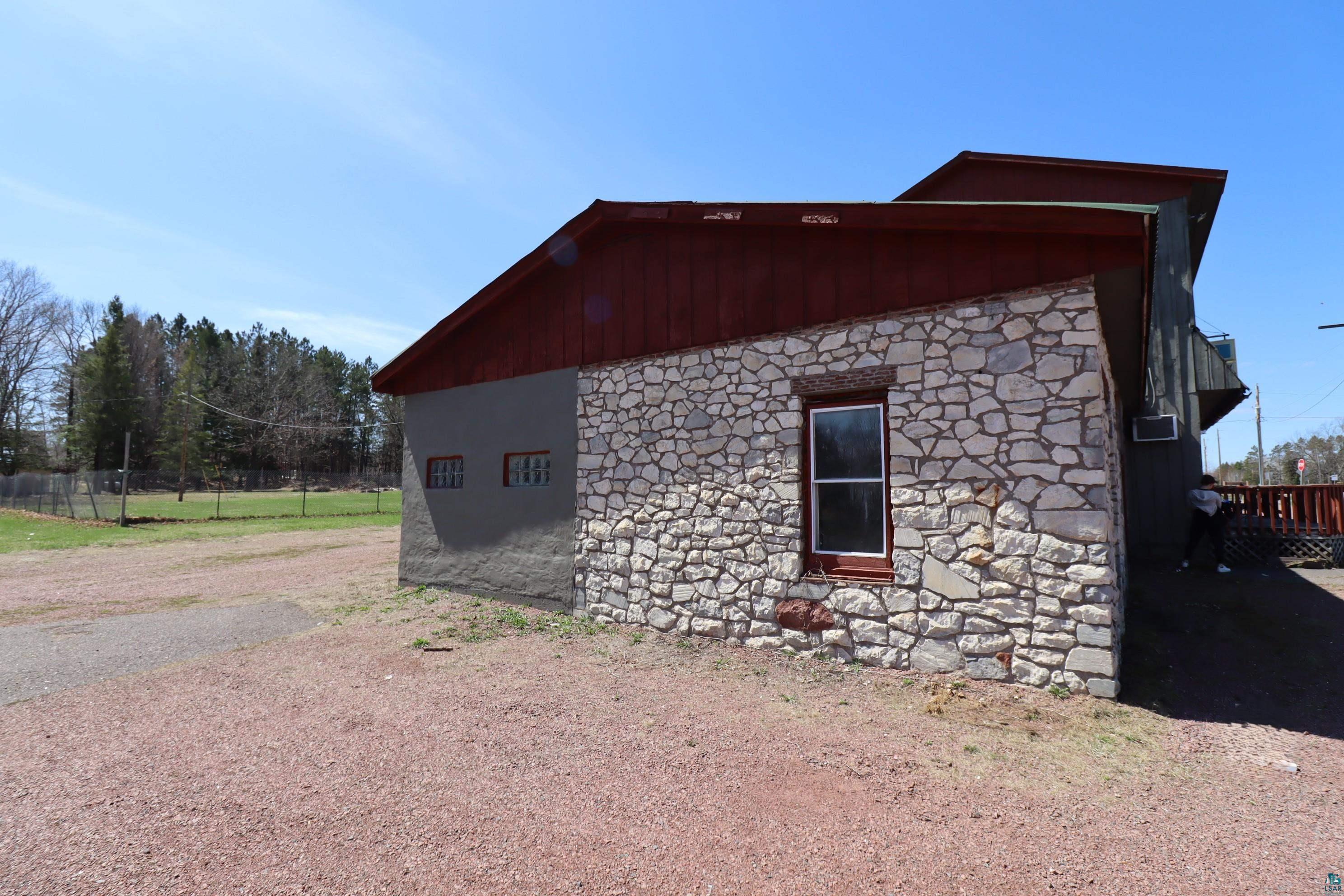 22211 Hwy 63
