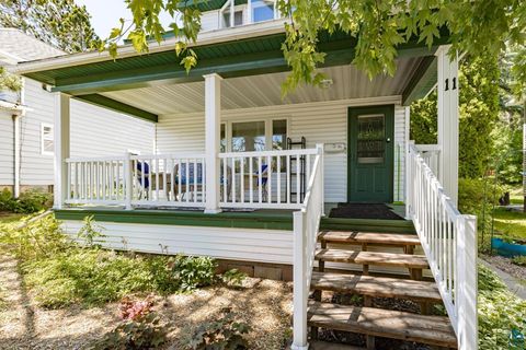 Tiny photo for 11 St. Louis Ct, Duluth, MN 55808 (MLS # 6126746)