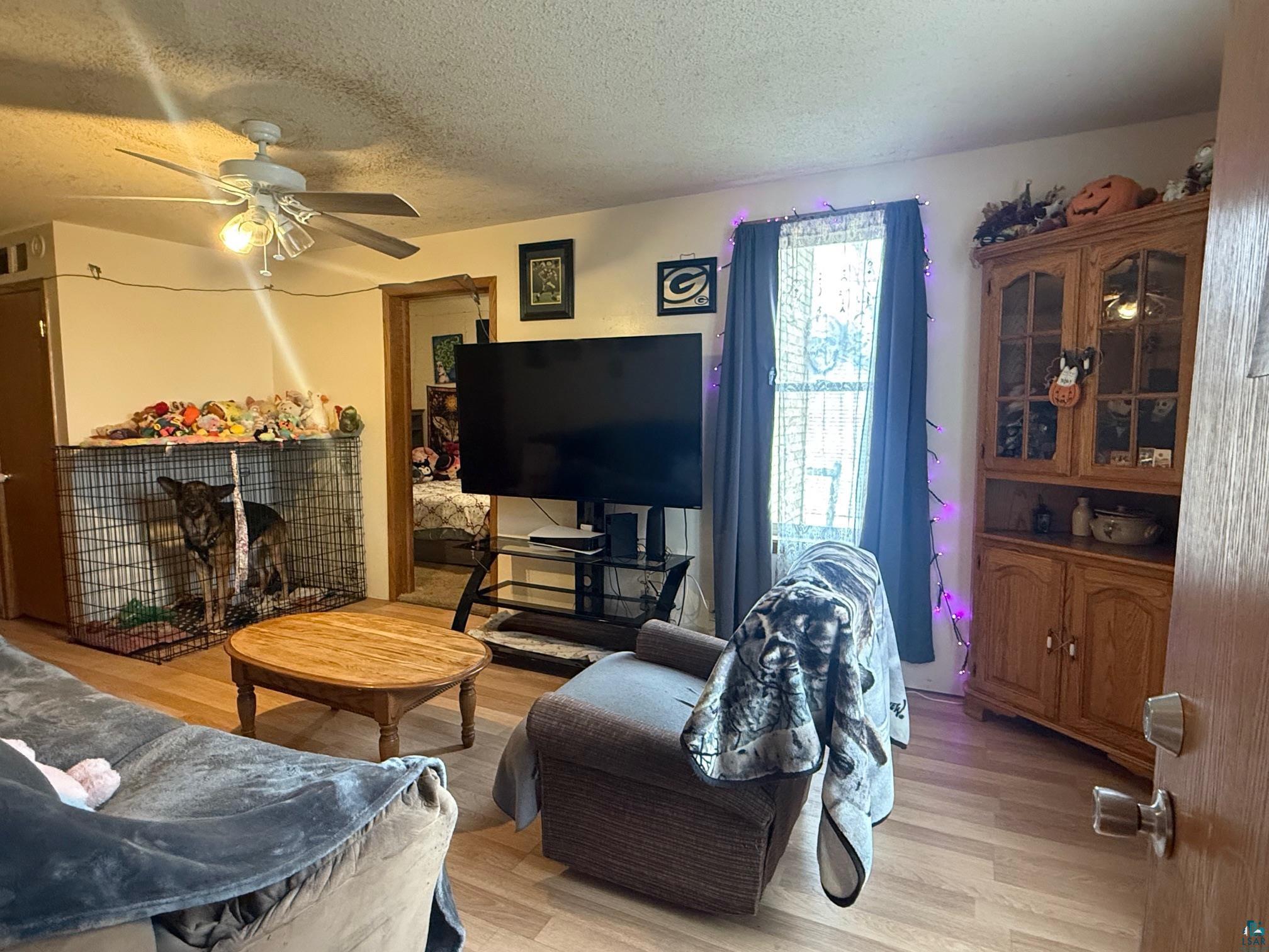 612 15th Ave W