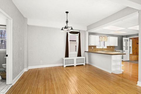 Tiny photo for 3 W Linden St, Duluth, MN 55811 (MLS # 6122851)