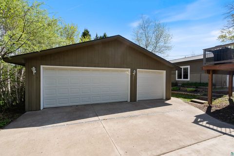 Tiny photo for 5306 Ivanhoe St, Duluth, MN 55804 (MLS # 6125590)