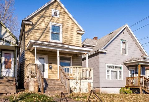 Photo of 2203 W 2nd St, Duluth, MN 55806 (MLS # 6123020)