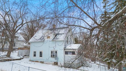 Tiny photo for 701 E 11th St, Duluth, MN 55802 (MLS # 6124209)