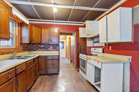 Tiny photo for 701 E 11th St, Duluth, MN 55802 (MLS # 6124209)