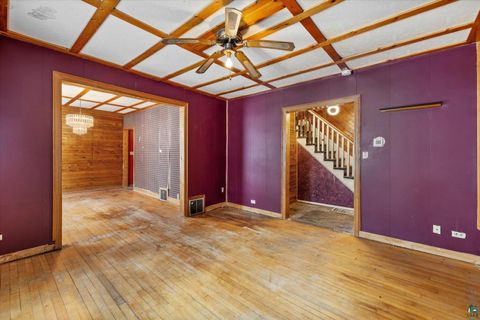Tiny photo for 701 E 11th St, Duluth, MN 55802 (MLS # 6124209)