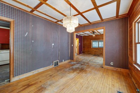 Tiny photo for 701 E 11th St, Duluth, MN 55802 (MLS # 6124209)