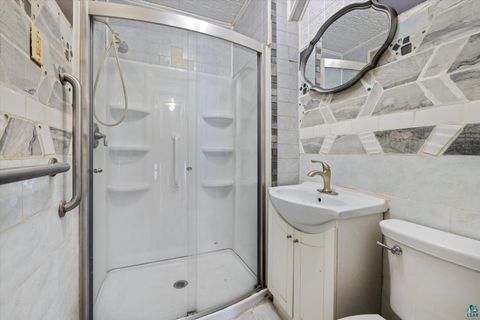 Tiny photo for 701 E 11th St, Duluth, MN 55802 (MLS # 6124209)