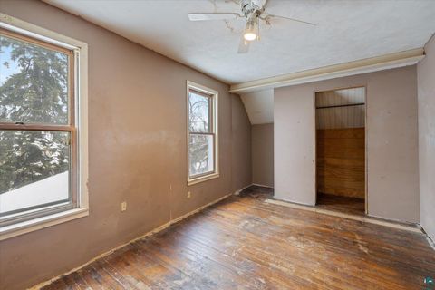 Tiny photo for 701 E 11th St, Duluth, MN 55802 (MLS # 6124209)