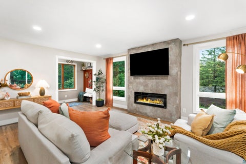 Tiny photo for 326 Bellis St, Duluth, MN 55803 (MLS # 6127879)