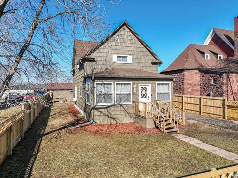 1821 E 4th St Superior WI 54880