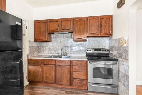 Tiny photo for 202 W Faribault St, Duluth, MN 55803 (MLS # 6122952)