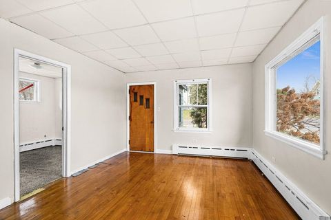 Tiny photo for 202 W Faribault St, Duluth, MN 55803 (MLS # 6122952)