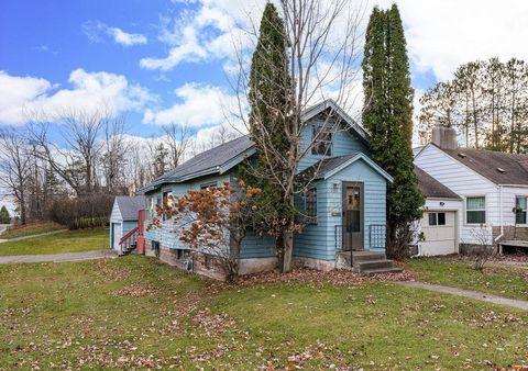 Tiny photo for 202 W Faribault St, Duluth, MN 55803 (MLS # 6122952)