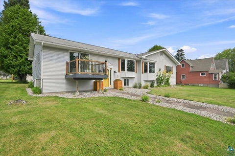 Tiny photo for 915 9th Ave, Two Harbors, MN 55616 (MLS # 6127315)