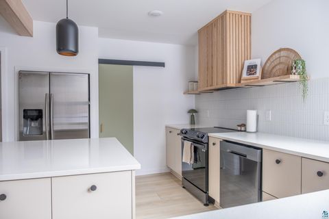 Tiny photo for 2980 Roberg Rd, Duluth, MN 55804 (MLS # 6124190)