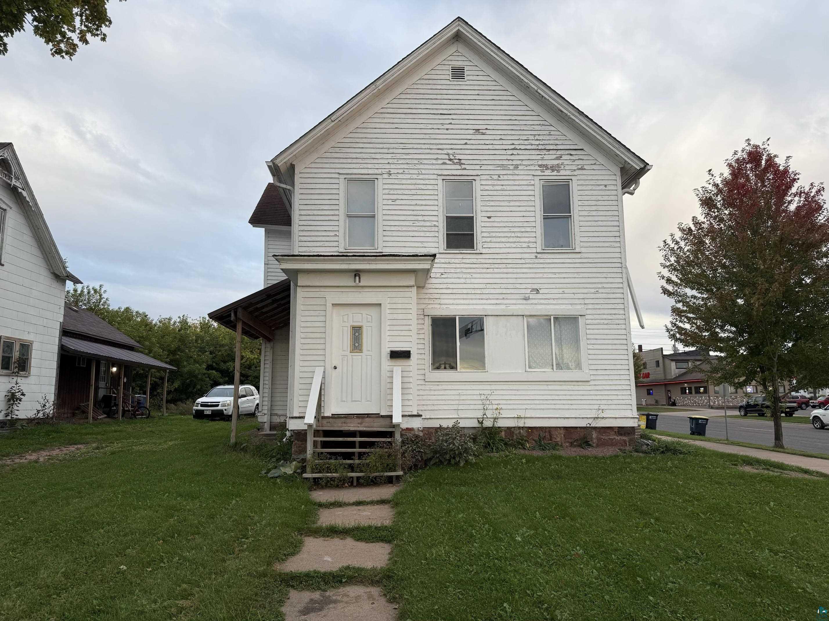 1218 & 1222 Lake Shore Dr W