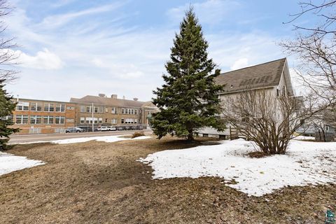 Tiny photo for 155 W Myrtle St, Duluth, MN 55811 (MLS # 6124223)