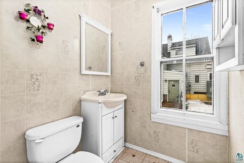 Tiny photo for 155 W Myrtle St, Duluth, MN 55811 (MLS # 6124223)