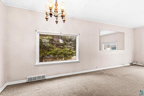 Tiny photo for 155 W Myrtle St, Duluth, MN 55811 (MLS # 6124223)