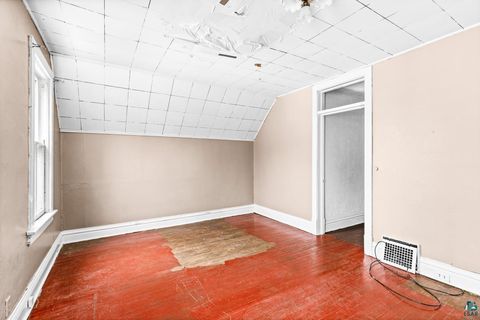 Tiny photo for 155 W Myrtle St, Duluth, MN 55811 (MLS # 6124223)