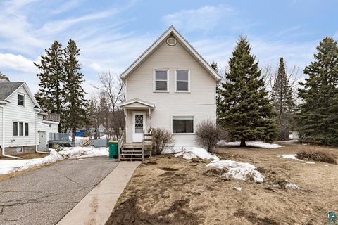 Photo of 155 W Myrtle St, Duluth, MN 55811 (MLS # 6124223)