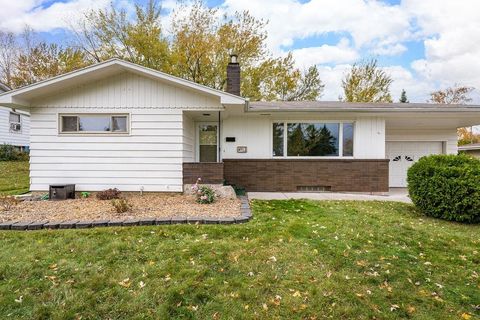 Tiny photo for 4911 Avondale St, Duluth, MN 55804 (MLS # 6122603)