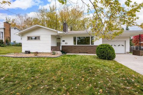 Tiny photo for 4911 Avondale St, Duluth, MN 55804 (MLS # 6122603)