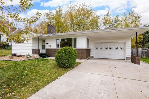 Tiny photo for 4911 Avondale St, Duluth, MN 55804 (MLS # 6122603)
