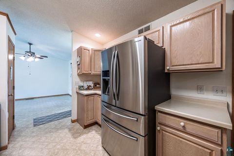 Tiny photo for 2506 E 21st Ave #-, Hibbing, MN 55746 (MLS # 6125163)