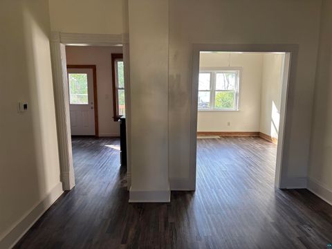 Tiny photo for 826 E 6th St, Duluth, MN 55805 (MLS # 6126588)