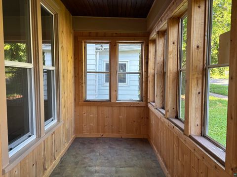 Tiny photo for 826 E 6th St, Duluth, MN 55805 (MLS # 6126588)