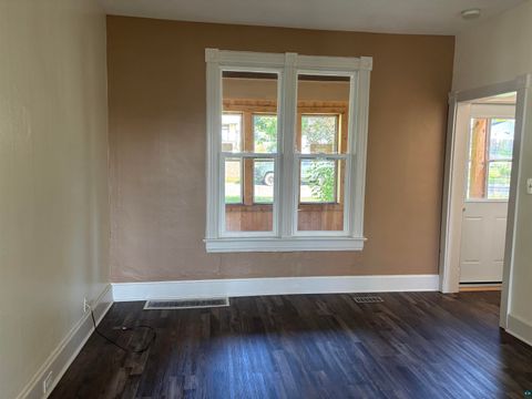 Tiny photo for 826 E 6th St, Duluth, MN 55805 (MLS # 6126588)